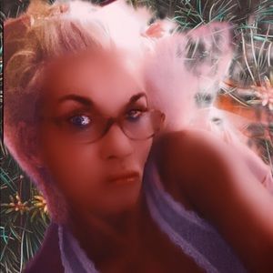 Meet your Posher, Lynda